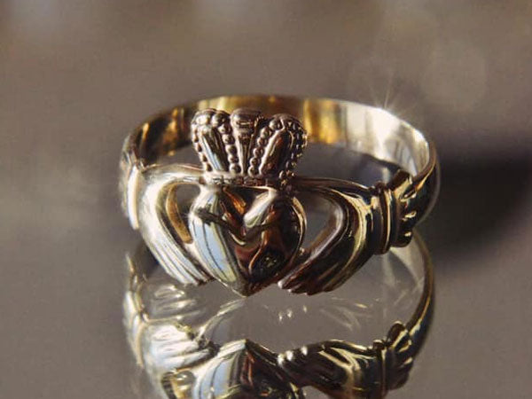 Gold Claddahg Ring