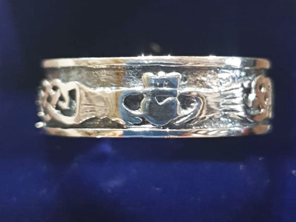 Gents Silver Claddagh Band
